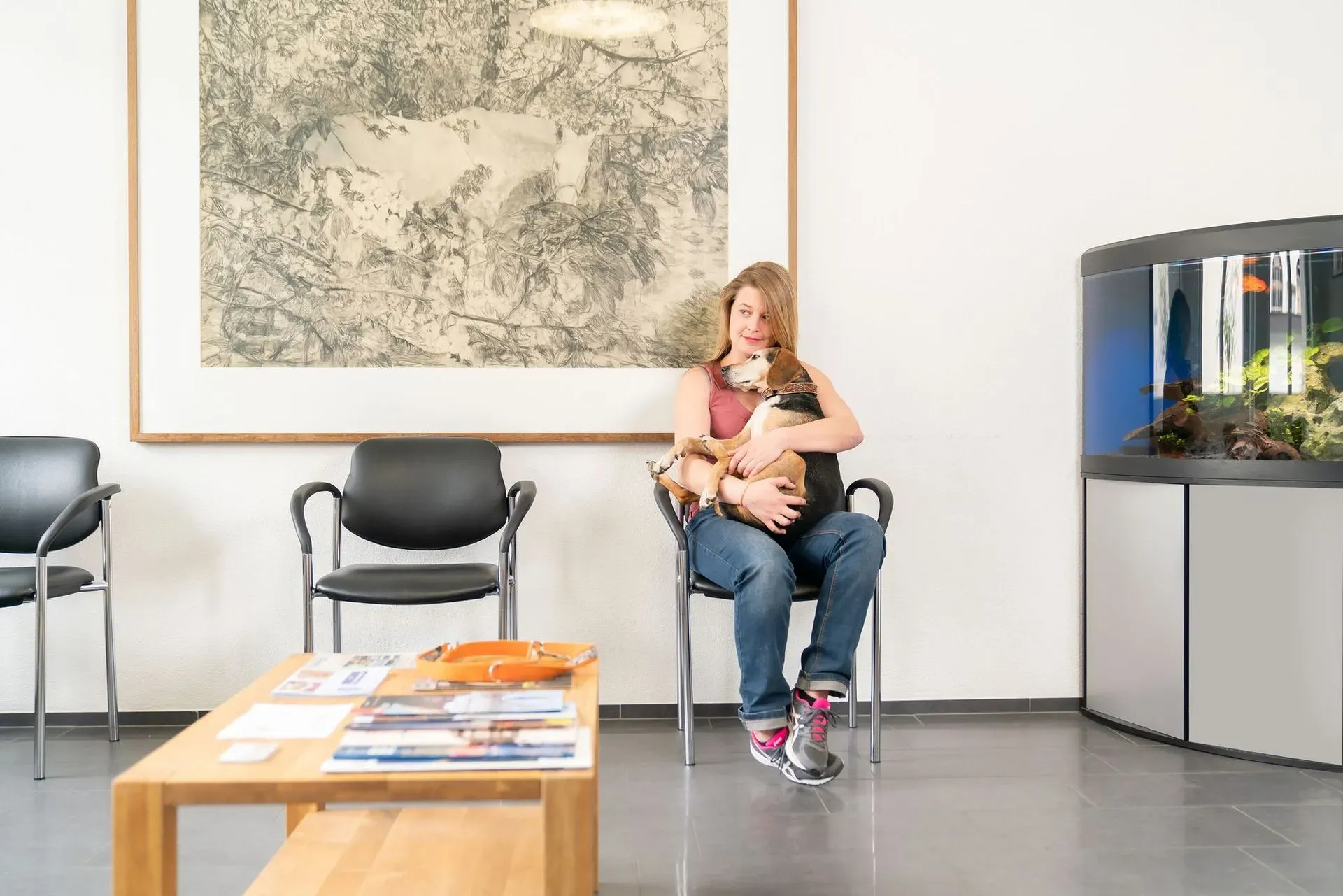Wartezimmer der Tierarztpraxis Calanda